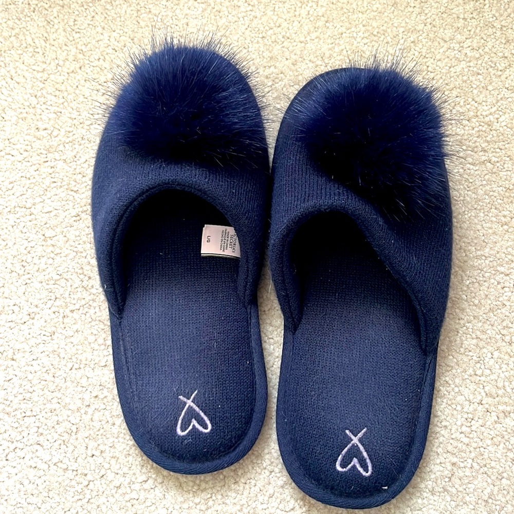 Victoria's secret VS PomPom slippers!